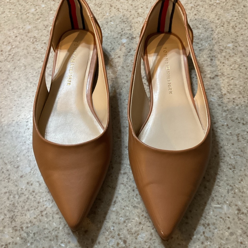 Tommy Hilfiger Women's Brown Pointed Flats